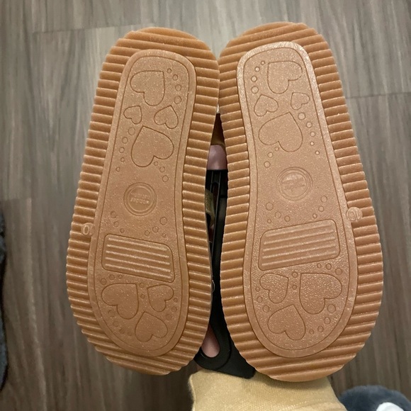 Wonder Nation Gold Sandals with Cage Straps size 10C - Picture 4 of 5